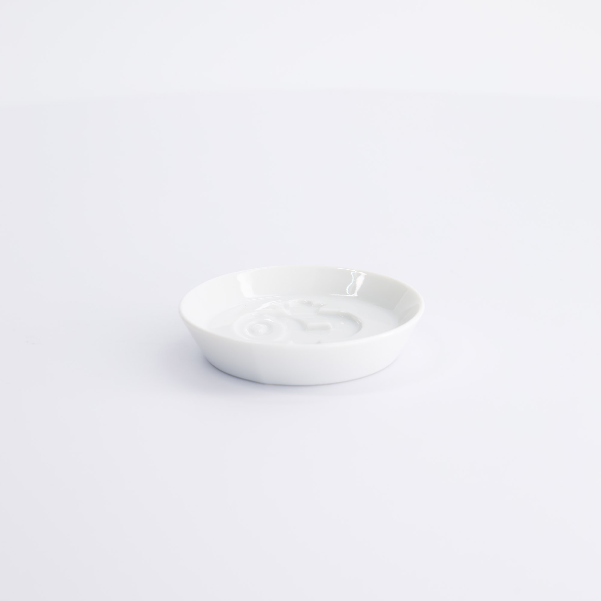 Soy Sauce Dish 8.2cm Embossed Kozuchi Yw-8058/d 12/288 Gift