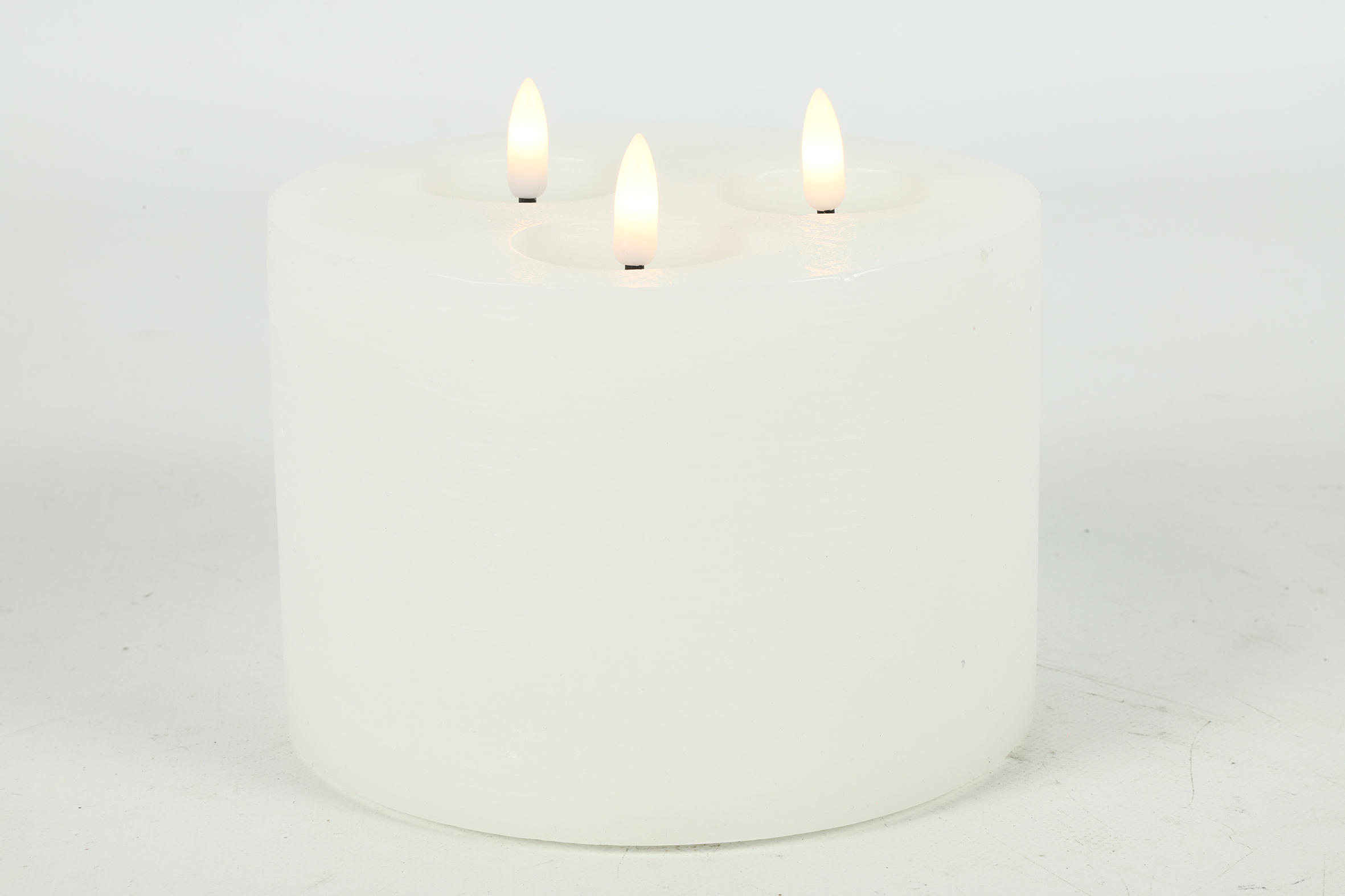 Pillar Candle 15cm Led Rd Lyon M White Gift