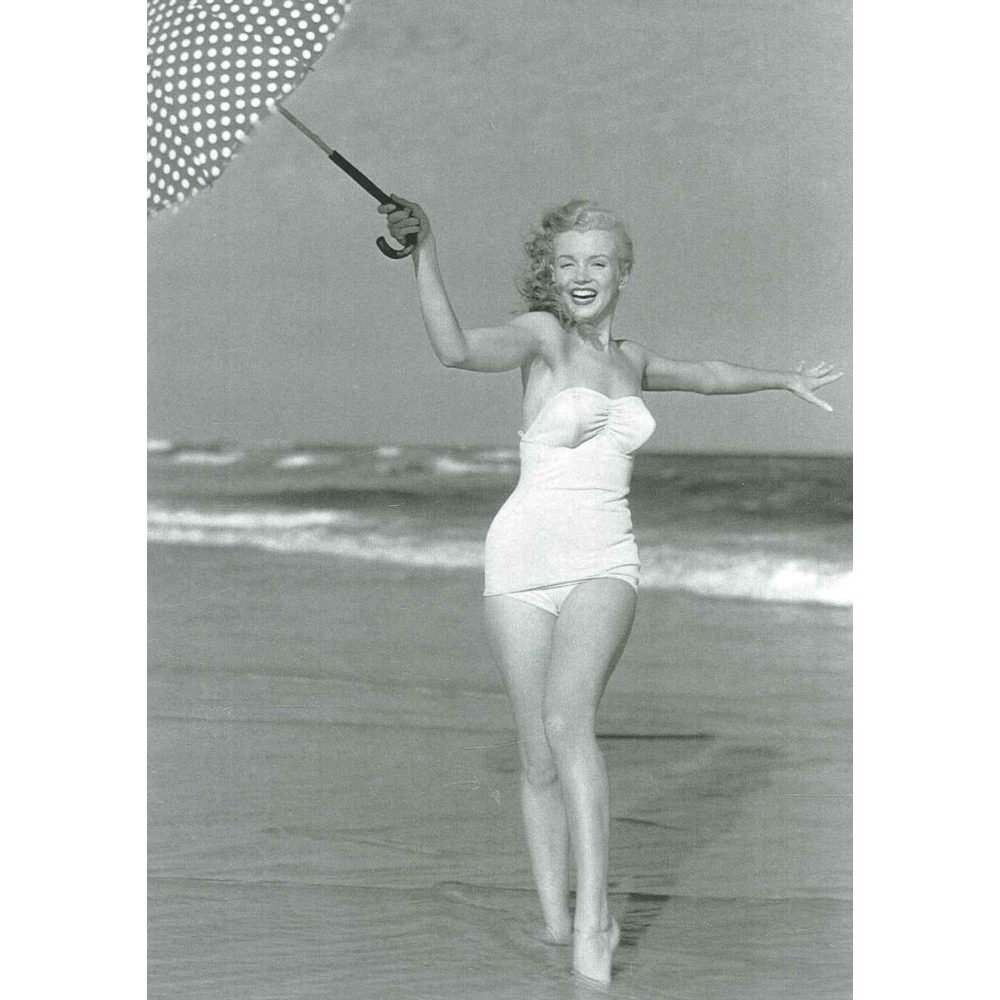 Greetings Card Marilyn Monroe On The Beach Gift